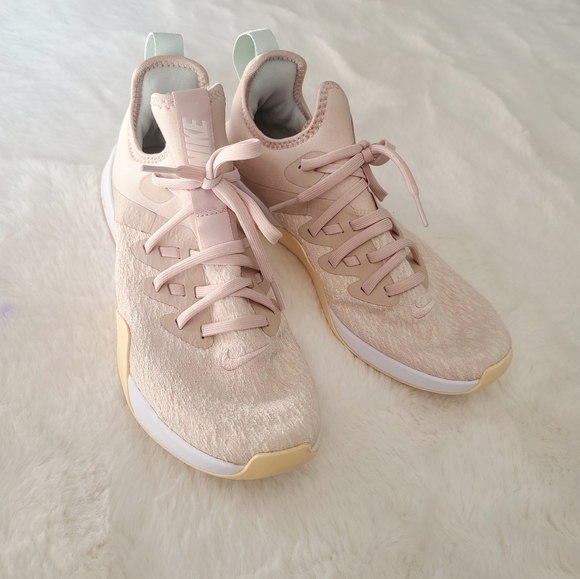 nike foundation elite training sneaker